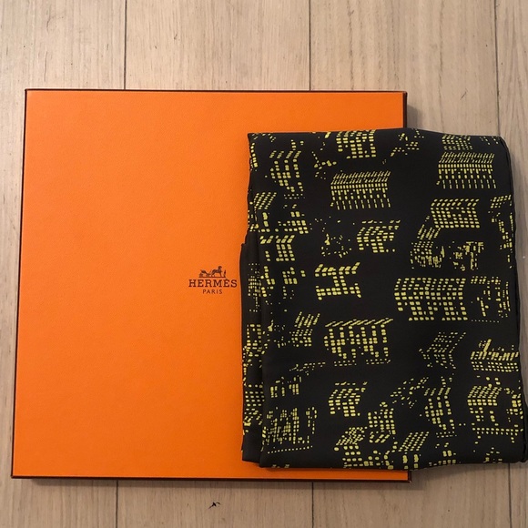 Hermes Accessories - Hermès Silk Graphic Night Scarf 70cm
